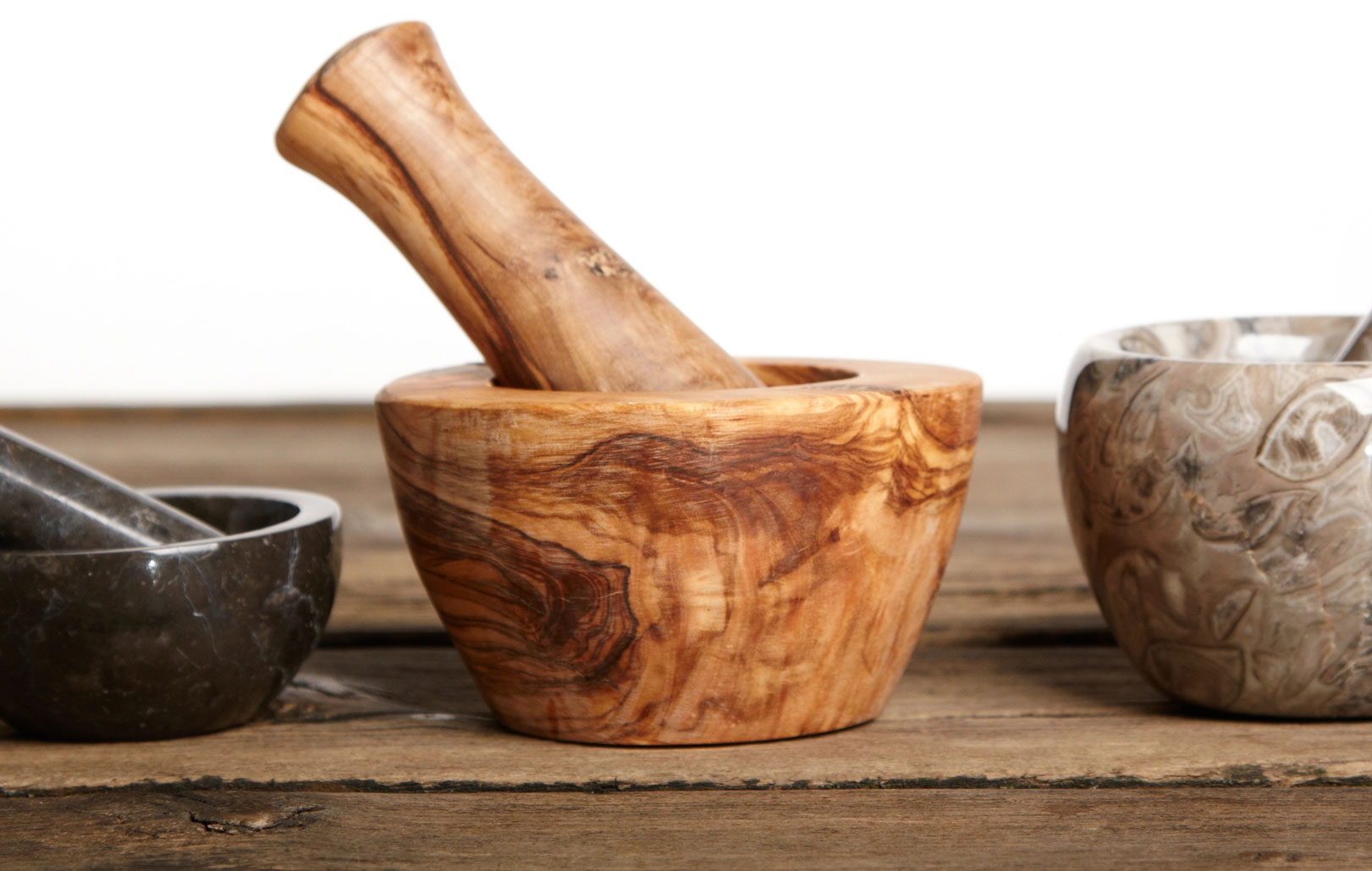 Mörser im Vergleich - Granit, Holz oder Marmor